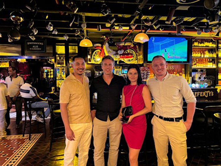 Table 28: Milwaukee | Dinner with New Friends (Giving Back Edition)