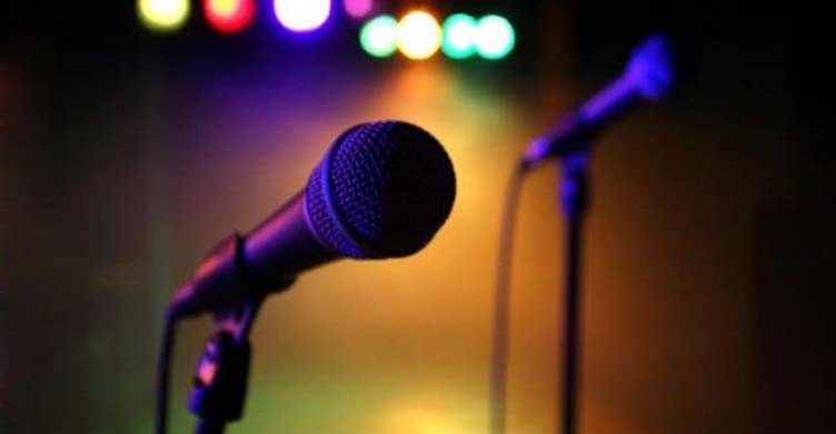 LIVE MUSIC: Mike McHenry in Downbar