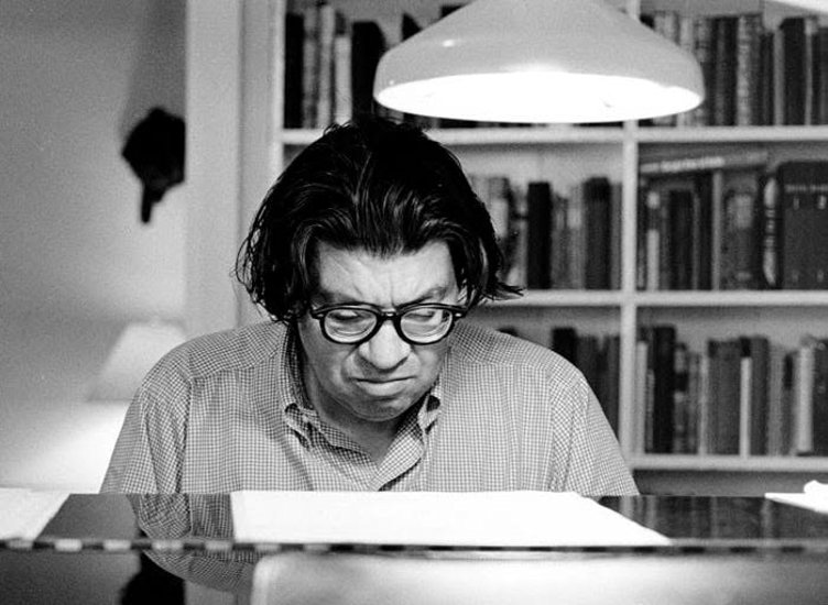 Morton Feldman's Triadic Memories performed by Jack Yarbrough