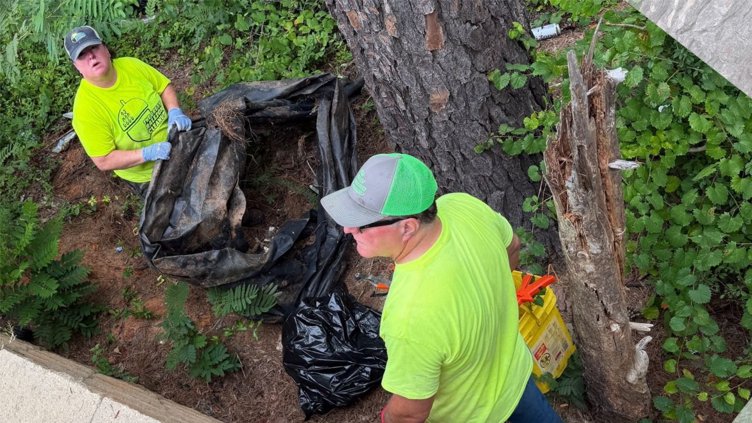 🚯 LITTERally Just Here - Chapanoke Road Cleanup